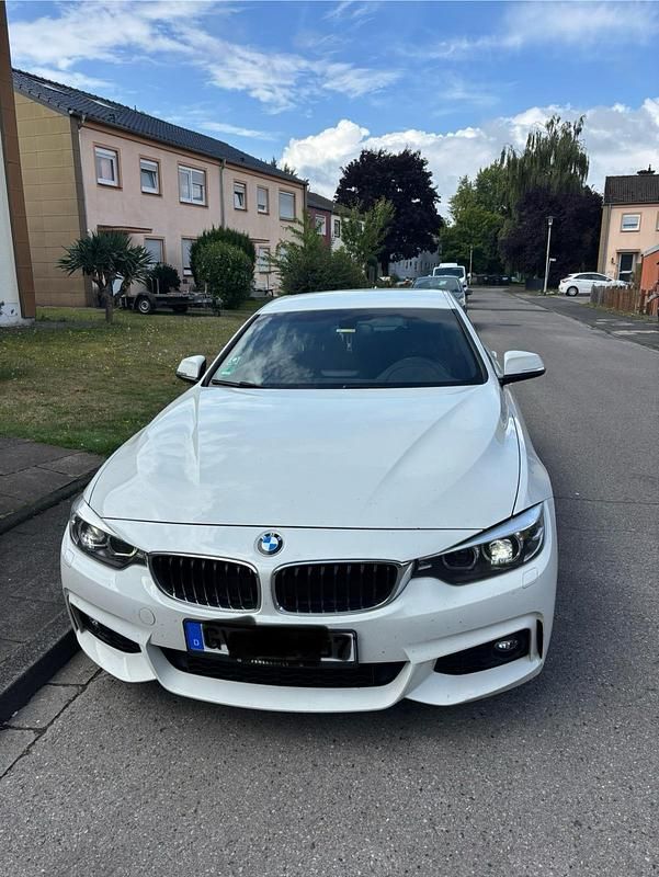 Weiß Gebraucht 2018 BMW 420 Gran Coupé M Sport Coupé | 23.700 € (Fairer Preis) - Bild 1/4