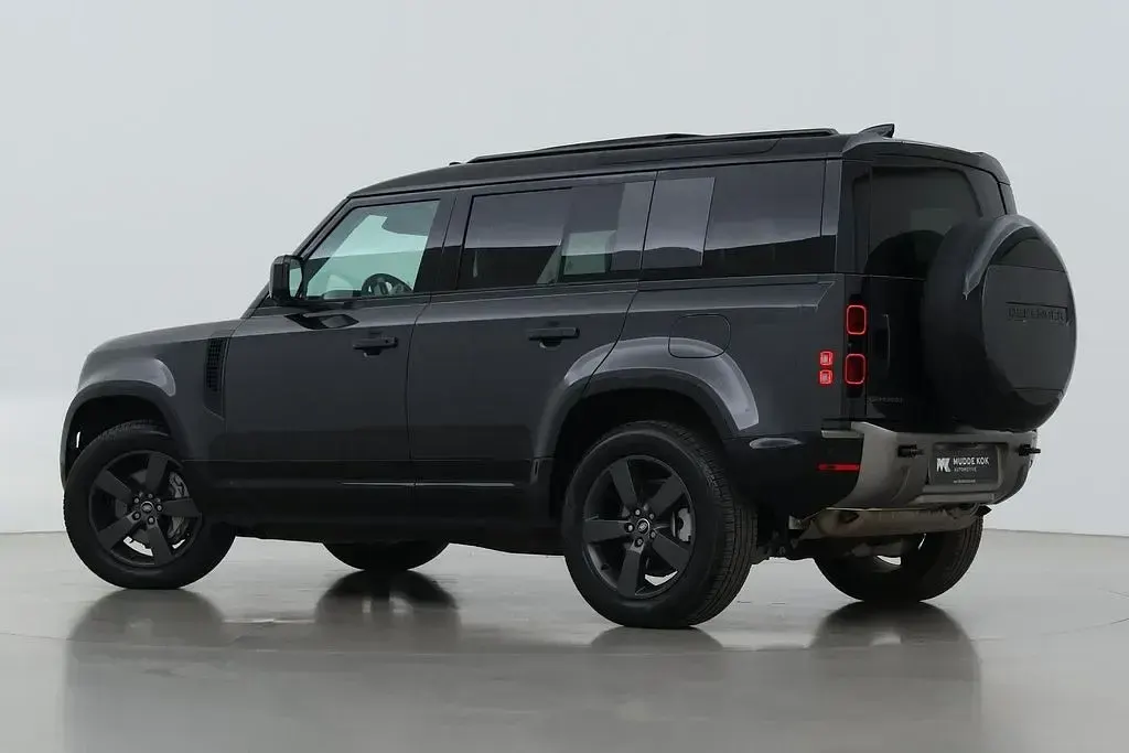 Gebraucht Land Rover Defender SE Dynamic 224 PS (164 kW) 2024 Grau SUV