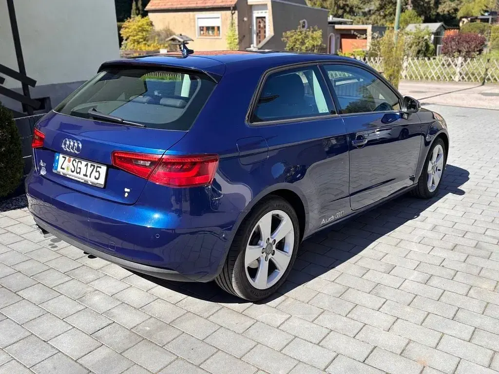 Second-hand Audi A3 Ambition 150 CP (110 kW) 2013 Albastru Berlinǎ