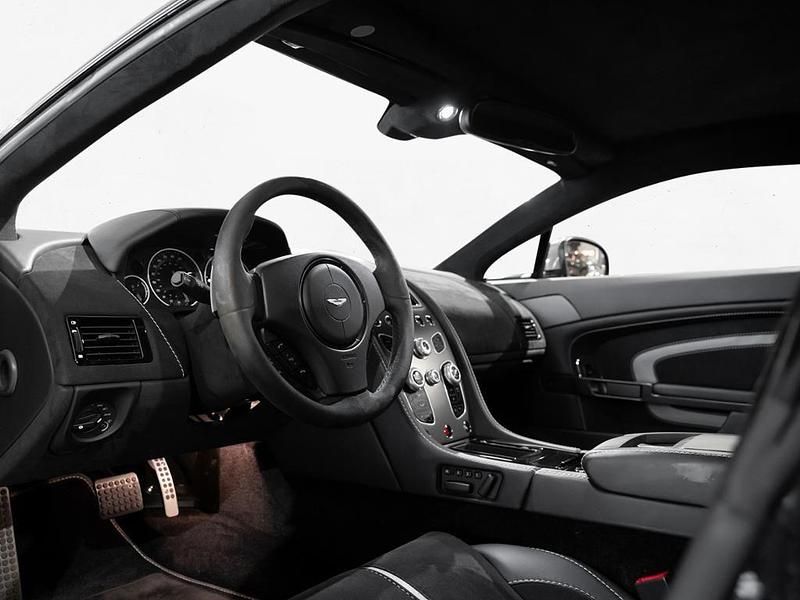 Gebraucht Aston Martin V12 Vantage 604 PS (444 kW) 2017 Jet black Coupé