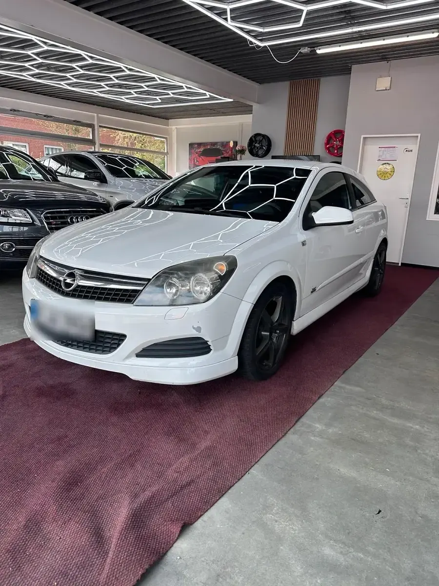Gebraucht Opel Astra GTC 116 PS (85 kW) 2009 Weiß Coupé