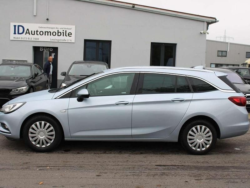 Gebraucht Opel Astra Innovation 110 PS (80 kW) 2018 Diamant blau(m2) / diam silb Kombi