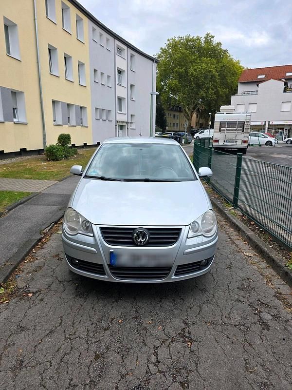 Silber Gebraucht 2009 VW Polo Kleinwagen | 950 € (Superpreis) - Bild 1/4