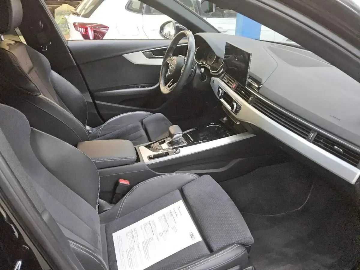 Gebraucht Audi A4 Advanced Plus 204 PS (150 kW) 2023 Mythosschwarz metallic Kombi