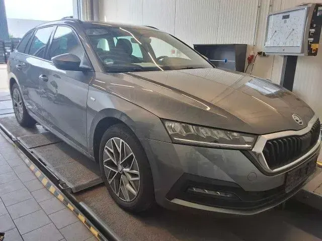 Gebraucht Skoda Octavia 150 PS (110 kW) 2023 Grau Kombi