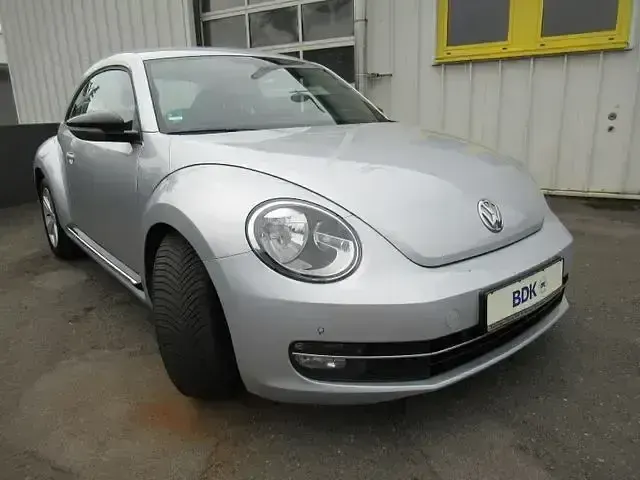 Używany VW Beetle Sport 200 KM (147 kW) 2011 Srebrny Hatchback