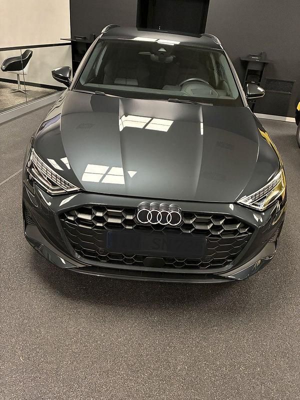 Second-hand Audi A3 Ambiente 116 CP (85 kW) 2024 Gri Berlinǎ