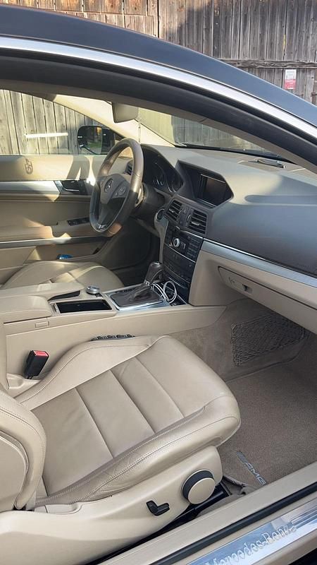 Gebraucht Mercedes E250 204 PS (150 kW) 2009 Schwarz Coupé