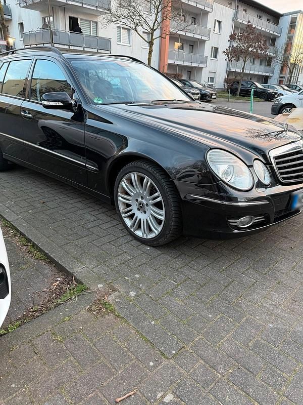 Gebraucht Mercedes E280 231 PS (169 kW) 2007 Schwarz Kombi