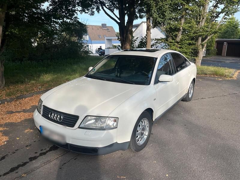 Weiß Gebraucht 1997 Audi A6 Limousine | 2.000 € (Teuer) - Bild 1/4