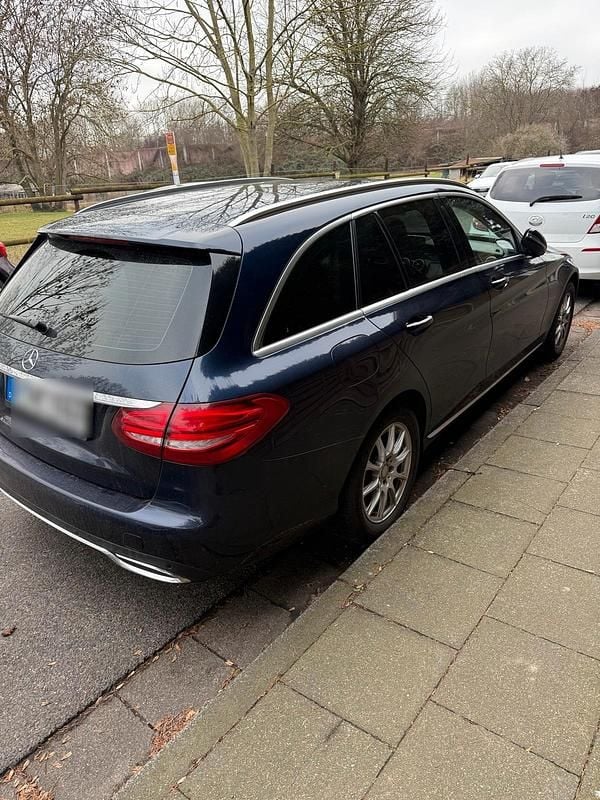 Gebraucht Mercedes C220 179 PS (131 kW) 2015 Blau Kombi