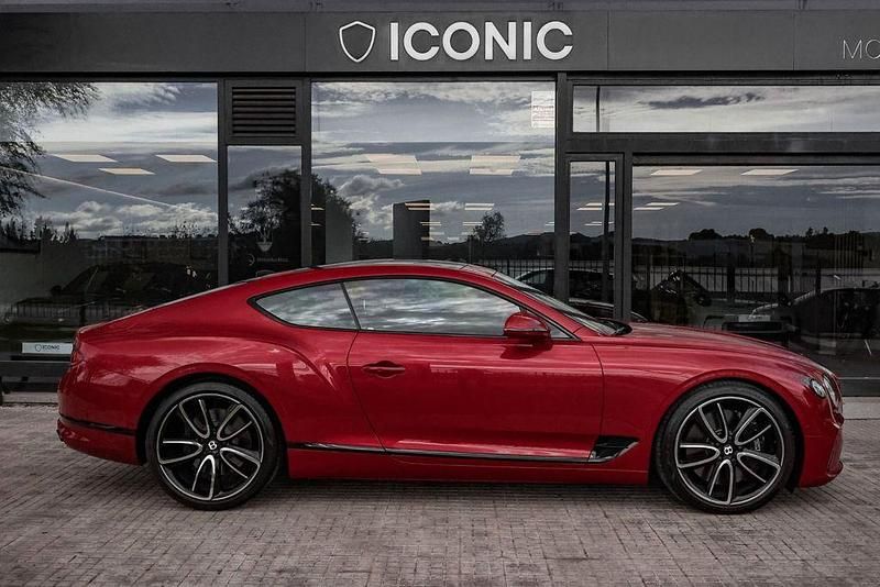 Gebraucht Bentley Continental GT 549 PS (403 kW) 2023 Rot