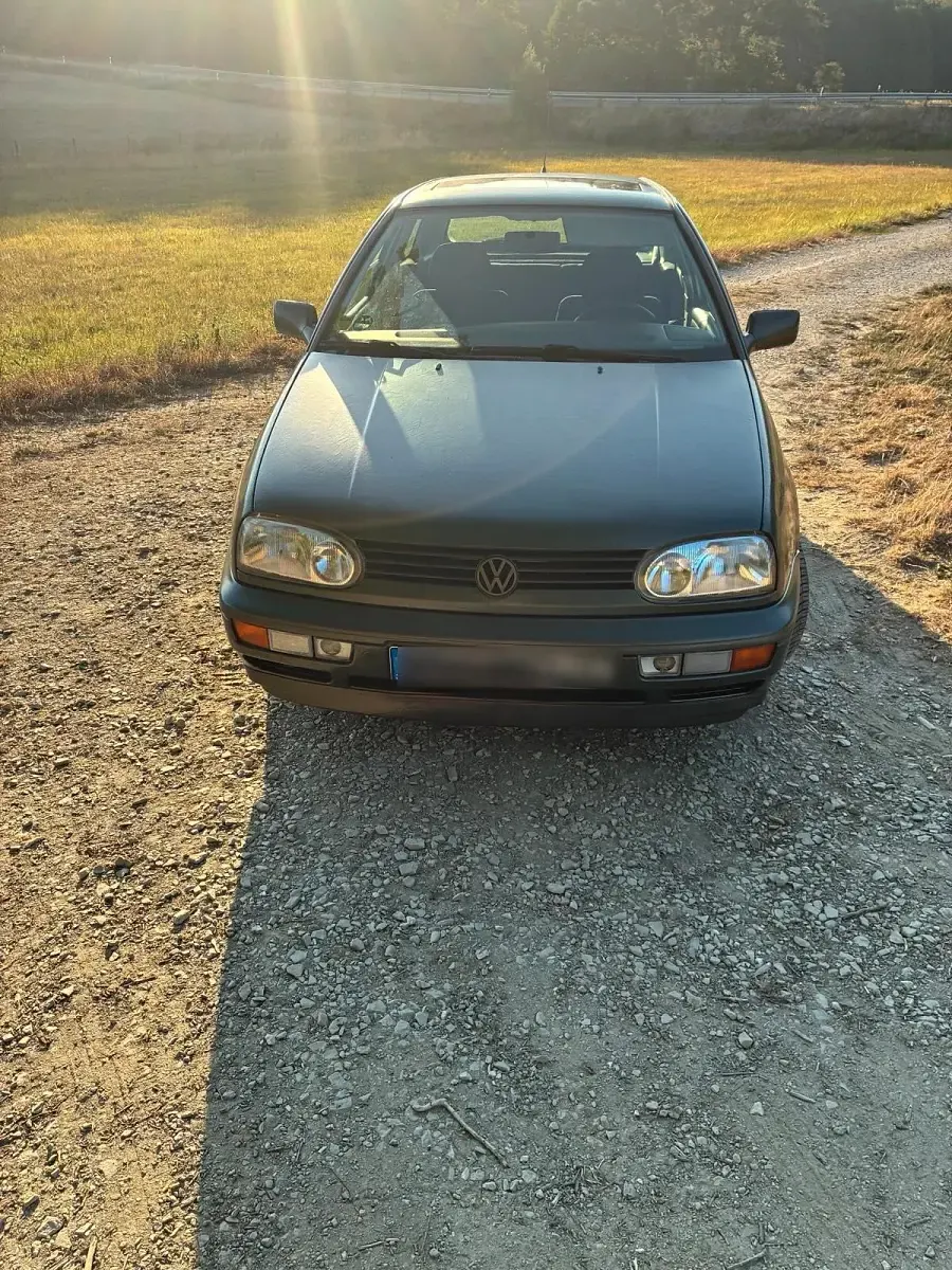 Gebraucht VW Golf III 75 PS (55 kW) 1995 Grün Kleinwagen