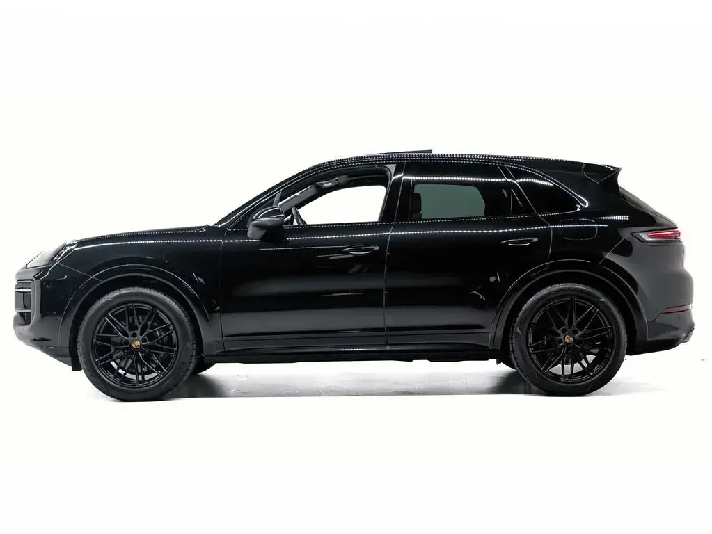 Gebraucht Porsche Cayenne 470 PS (345 kW) 2025 Schwarz SUV