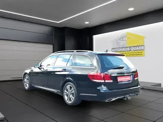 Gebraucht Mercedes E300 231 PS (169 kW) 2015 Schwarz Kombi