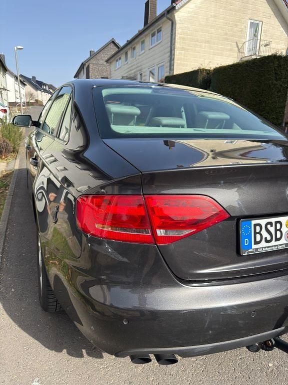 Gebraucht Audi A4 Ambiente 120 PS (88 kW) 2010 Grau Limousine