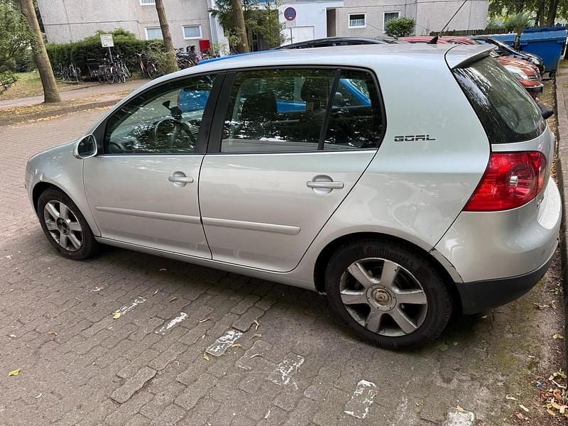 Gebraucht VW Golf V 102 PS (75 kW) 2006 Silber Kleinwagen