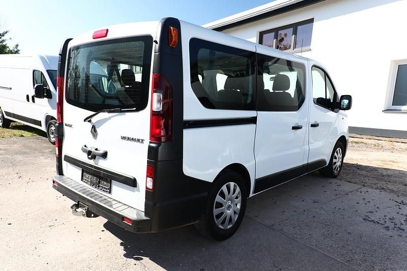 Gebraucht Renault Trafic Life 120 PS (88 kW) 2020 Weiß Van / Kleinbus