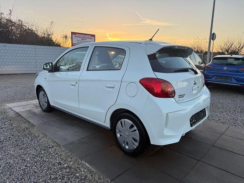 Gebraucht Mitsubishi Space Star Basis 71 PS (52 kW) 2020 Weiß Limousine