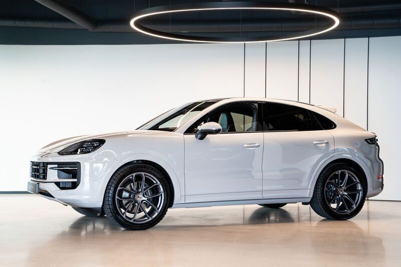 Grau Gebraucht 2024 Porsche Cayenne Chrono SUV | 108.528 € - Bild 1/4