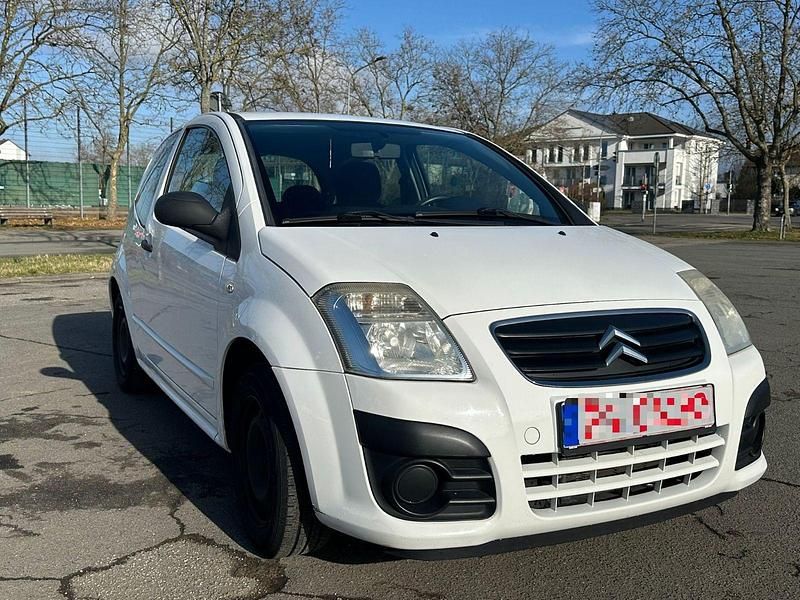 Weiß Gebraucht 2009 Citroën C2 Tonic Kleinwagen | 2.200 € (Fairer Preis) - Bild 1/3