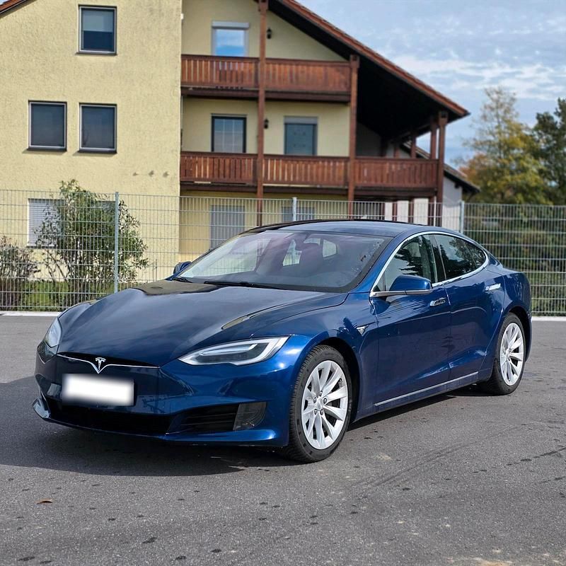 Second-hand Tesla Model S 243 kW (331 CP) 2017 Albastru Hatchback