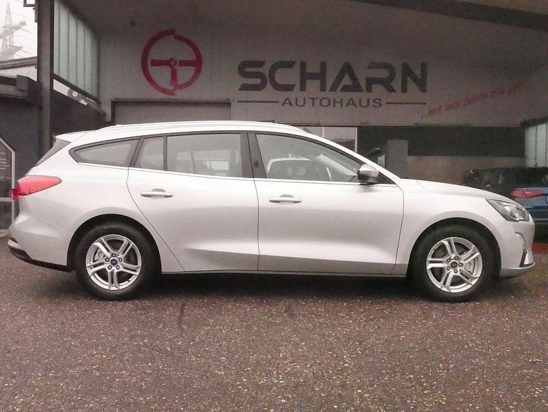 Gebraucht Ford Focus Cool & Connect 101 PS (74 kW) 2021 Silber Limousine