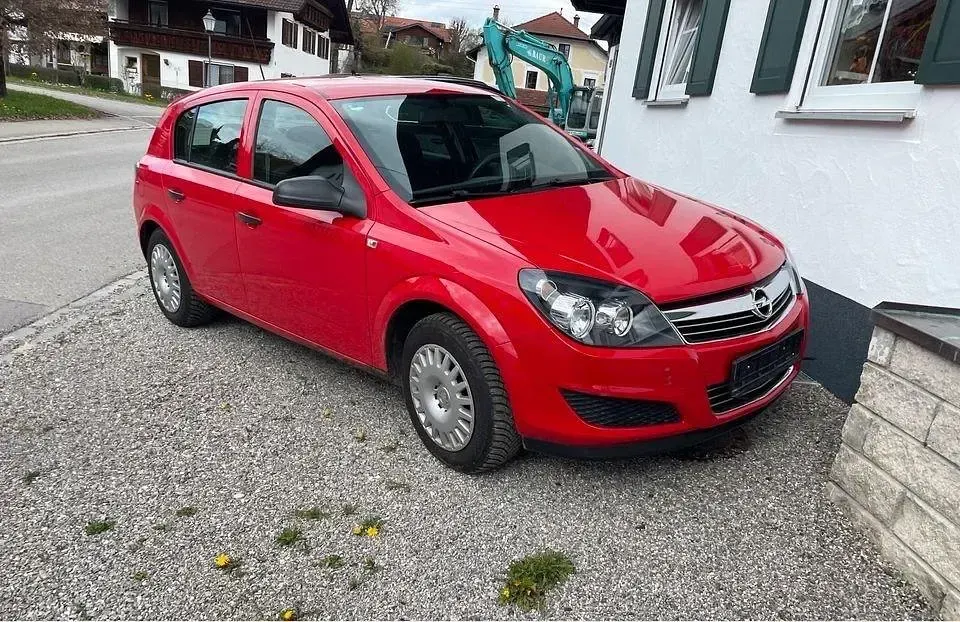 Usata Opel Astra 90 CV (66 kW) 2009 Rosso Berlina
