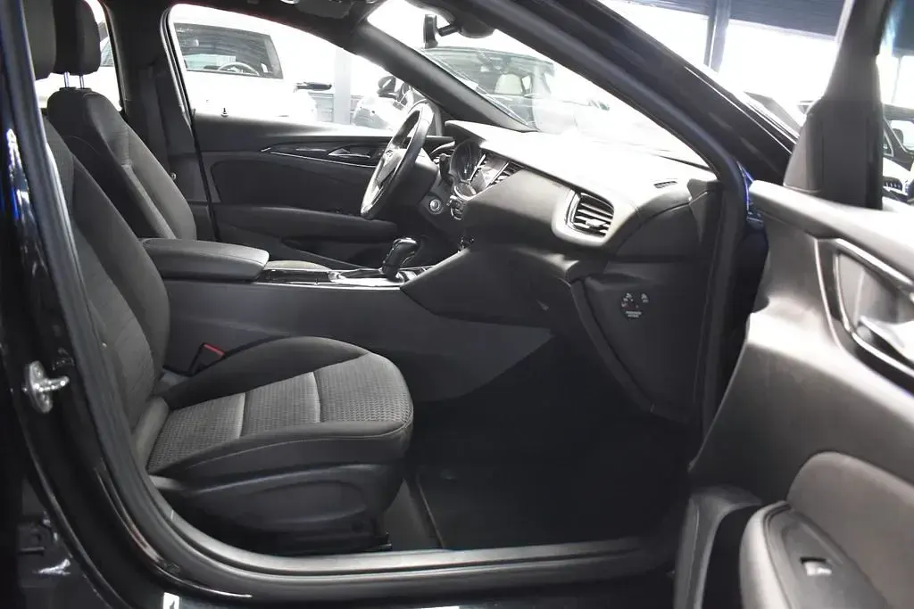 Gebraucht Opel Insignia Elegance 122 PS (89 kW) 2023 Schwarz Kombi
