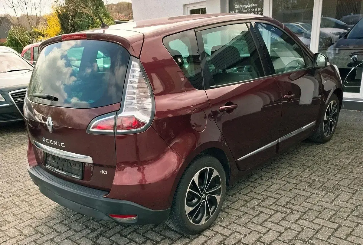 Gebraucht Renault Grand Scénic III Bose Edition 131 PS (96 kW) 2015 Rot Van / Kleinbus