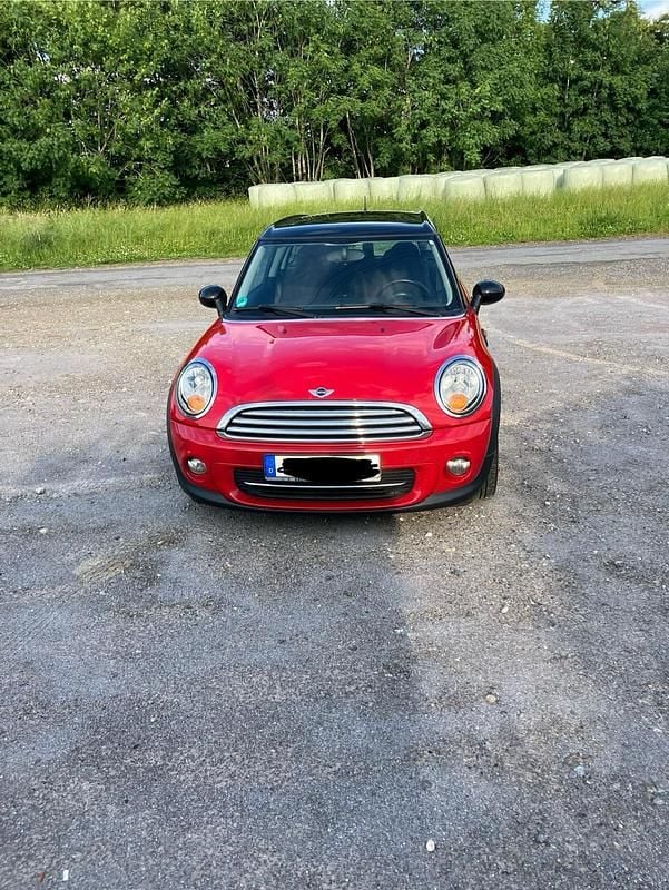 Rot Gebraucht 2010 Mini Clubman Kombi | 4.000 € (Guter Preis) - Bild 1/4