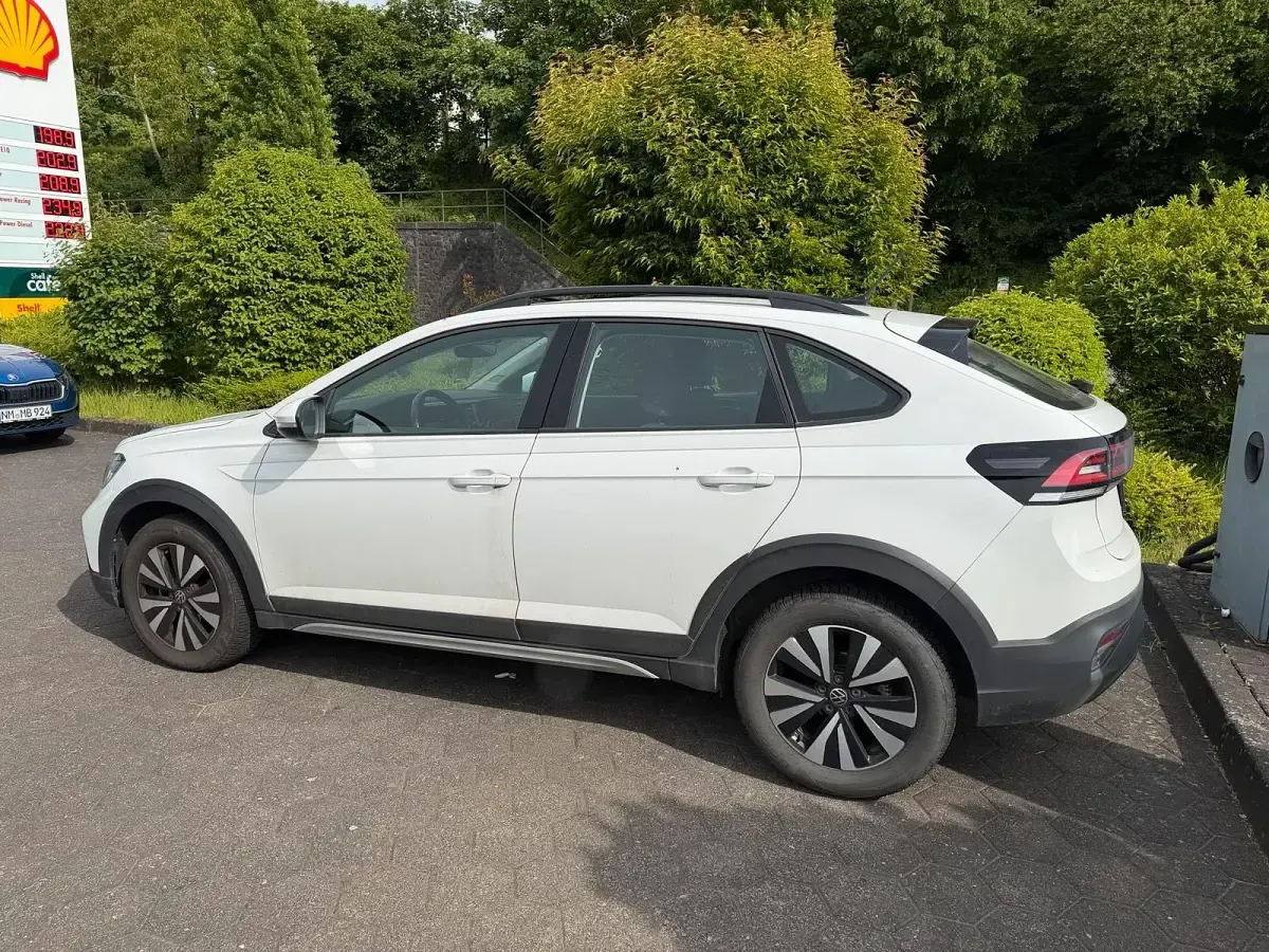 Używany VW Taigo 110 KM (80 kW) 2023 Biały SUV