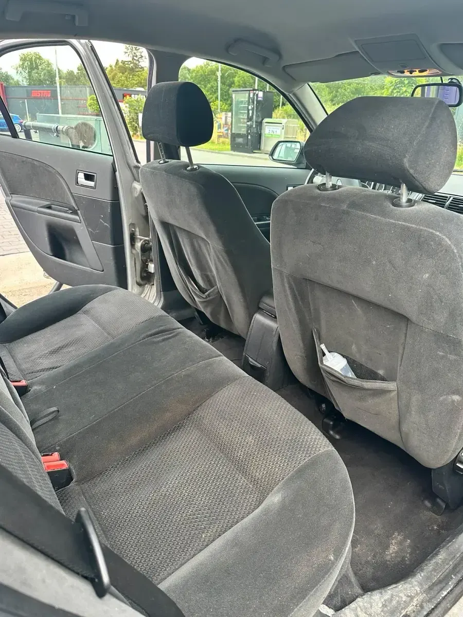 Gebraucht Ford Mondeo 146 PS (107 kW) 2002 Grau Limousine