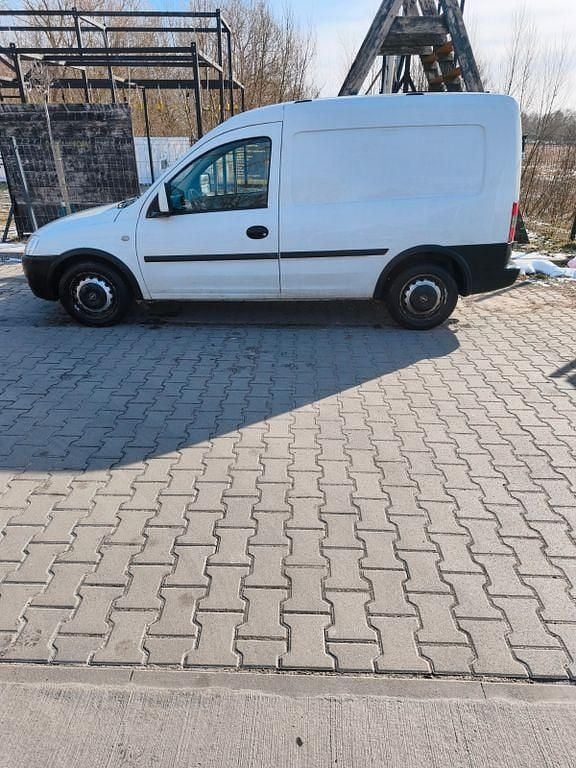 Gebraucht Opel Combo 75 PS (55 kW) 2011 Weiß Van / Kleinbus