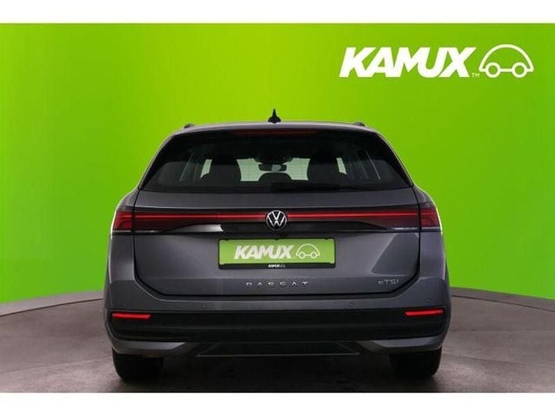 Gebraucht VW Passat 150 PS (110 kW) 2025 Platinum grey Kombi