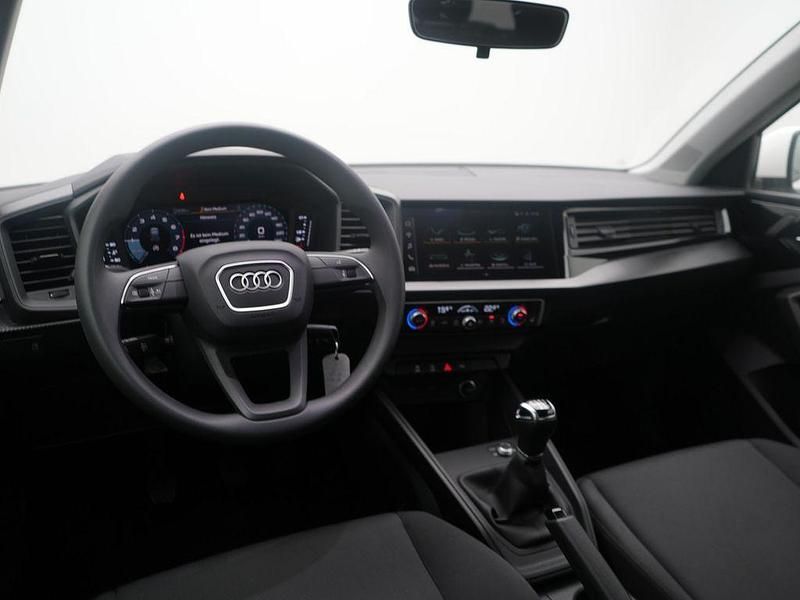 Gebraucht Audi A1 Sportback Ambiente 95 PS (69 kW) 2024 Cortinaweiß Kleinwagen