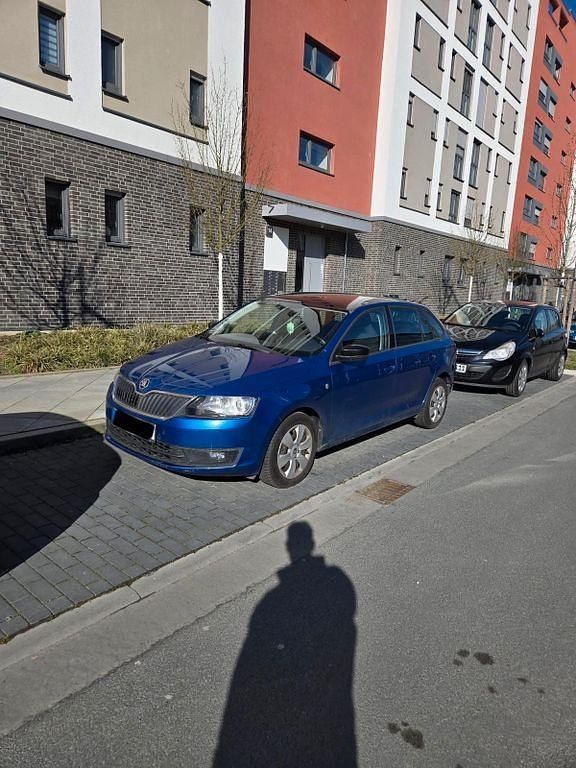 Gebraucht Skoda Rapid Active 90 PS (66 kW) 2014 Blau Kleinwagen