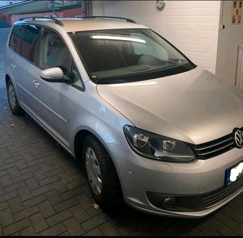 Gebraucht VW Touran 105 PS (77 kW) 2011 Silber Van / Kleinbus