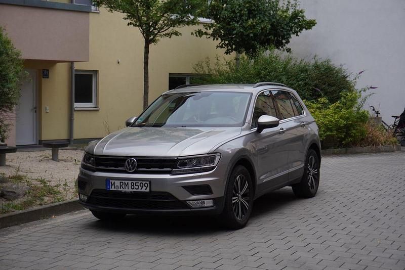 Silber Gebraucht 2016 VW Tiguan Trendline SUV | 14.500 € (Etwas zu teuer) - Bild 1/4