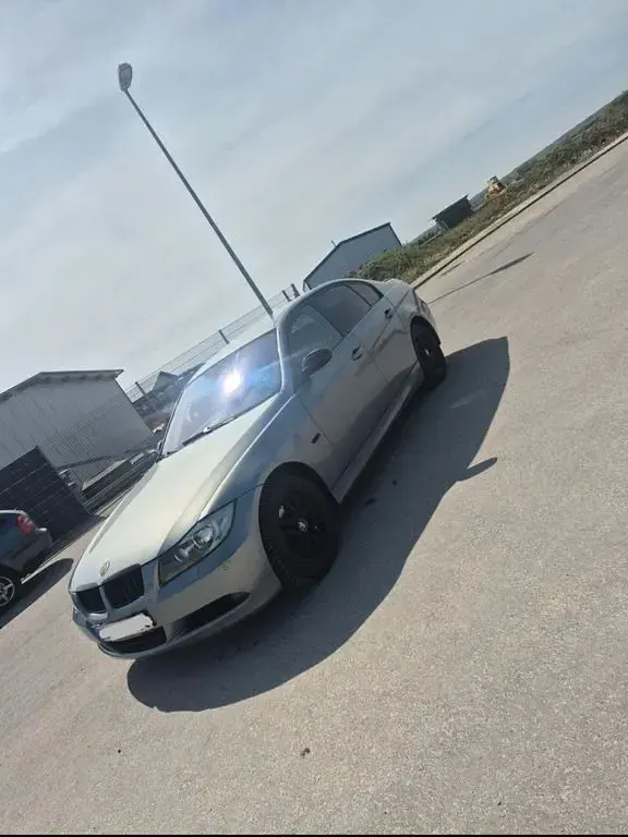 Brugt BMW 318 129 HK (94 kW) 2007 Grå Sedan