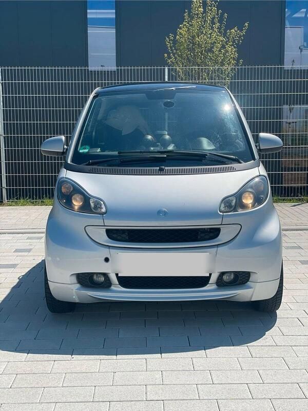 Grau Gebraucht 2007 Smart ForTwo Coupé Pure Coupé | 3.980 € (Fairer Preis) - Bild 1/4