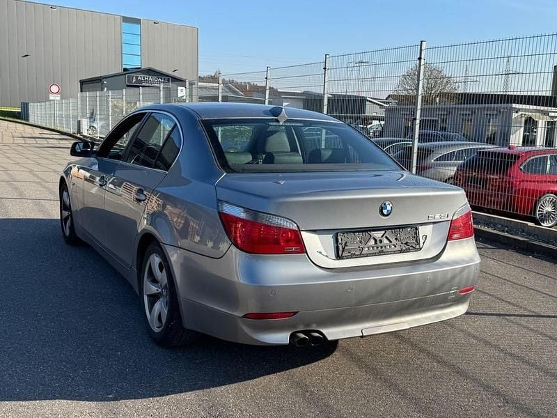 Gebraucht BMW 523 Advantage 177 PS (130 kW) 2005 Grau Limousine