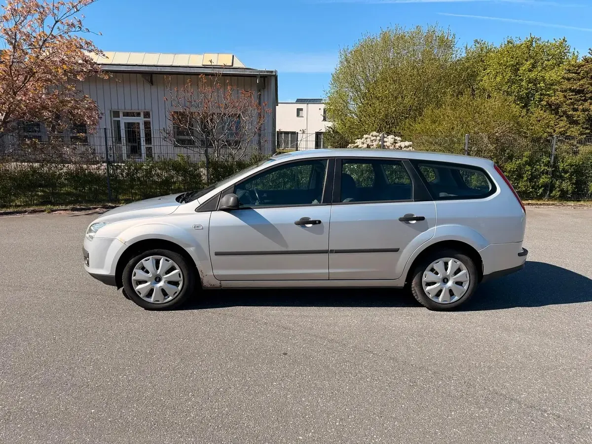 Gebraucht Ford Focus 116 PS (85 kW) 2005 Silber Kombi