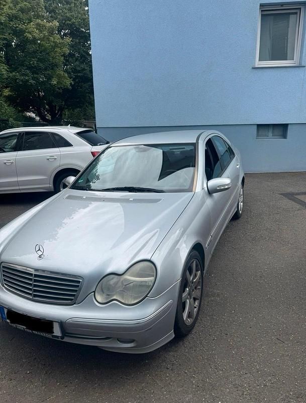 Silber Gebraucht 2002 Mercedes C200 Limousine | 3.800 € - Bild 1/4