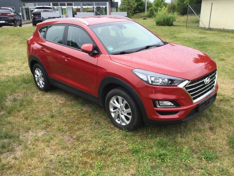 Rot Gebraucht 2018 Hyundai Tucson Trend SUV | 12.790 € (Fairer Preis) - Bild 1/4