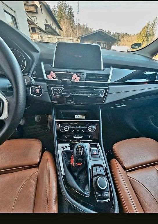 Gebraucht BMW 218 Gran Tourer Sport Line 150 PS (110 kW) 2016 Grau Van / Kleinbus