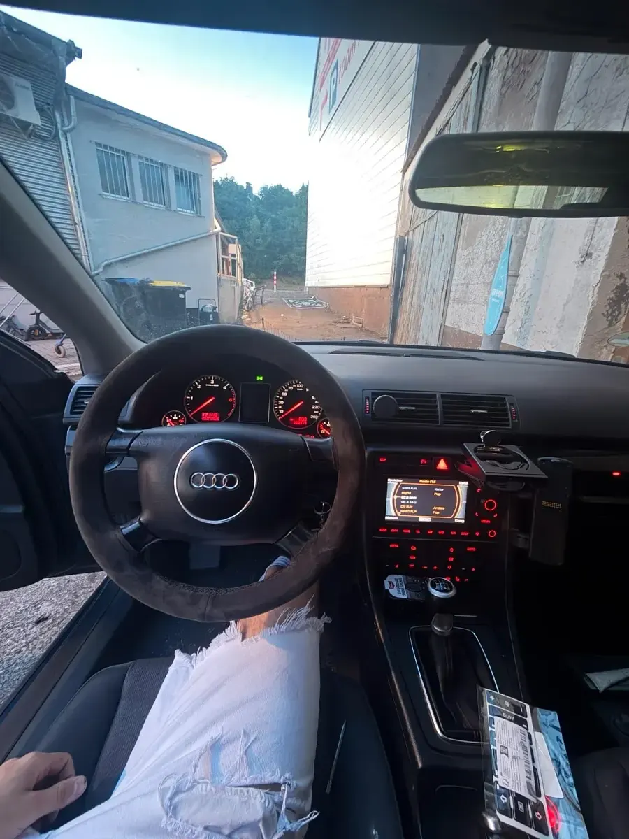 Gebraucht Audi A4 131 PS (96 kW) 2004 Blau Limousine