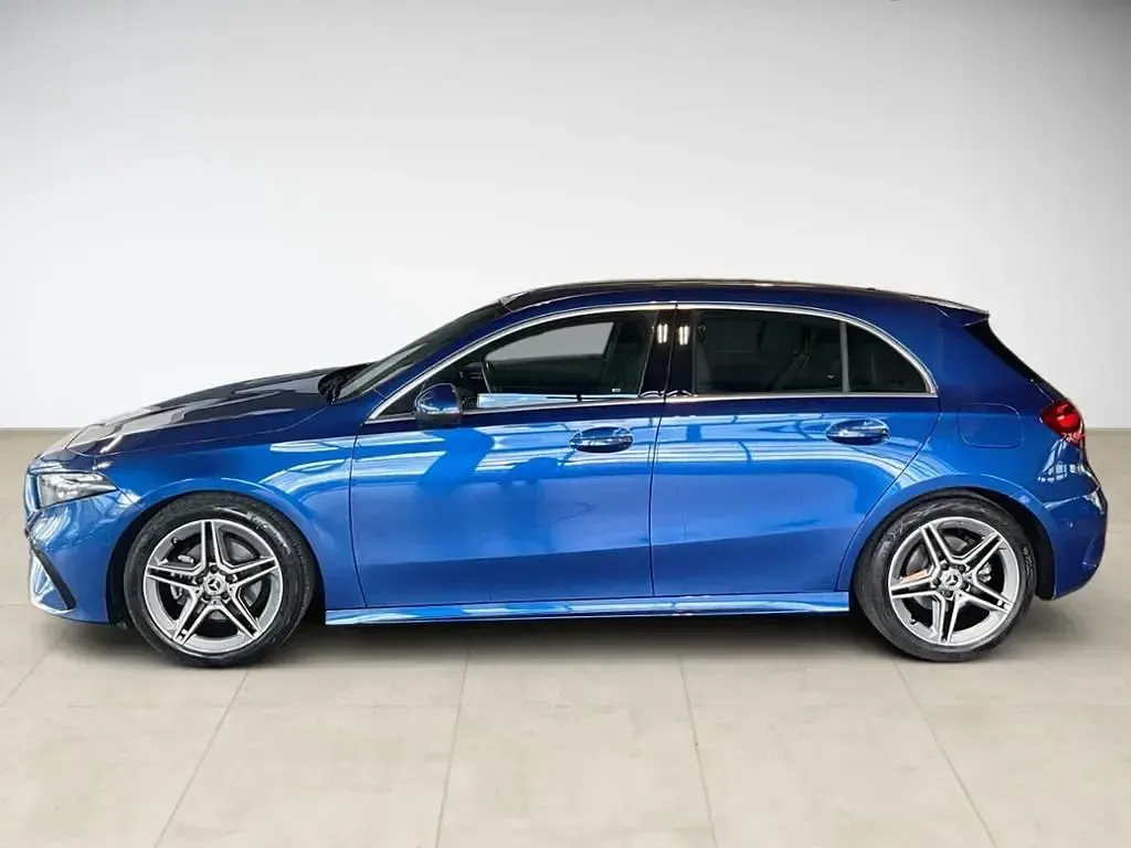 Gebraucht Mercedes A200 Advanced Plus 163 PS (119 kW) 2023 Blau Limousine