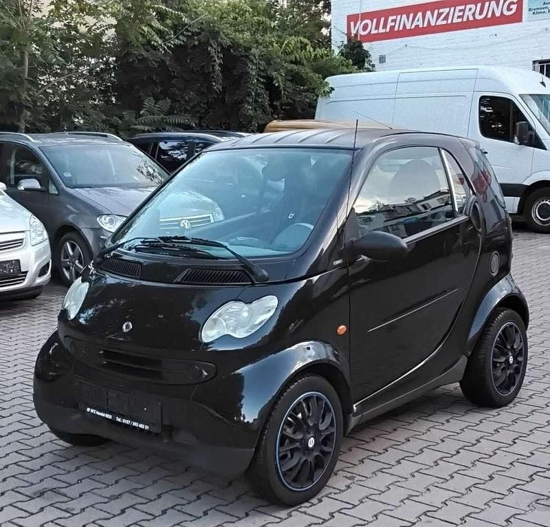 Schwarz Gebraucht 2005 Smart ForTwo Coupé Basis Coupé | 2.650 € (Fairer Preis) - Bild 1/4