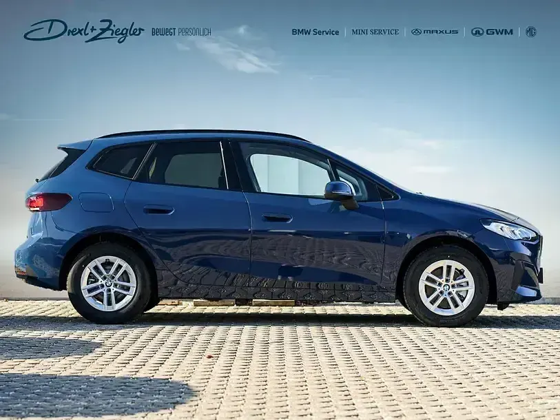Gebraucht BMW 218 Active Tourer Shadowline 150 PS (110 kW) 2026 Night dusk blue Van / Kleinbus